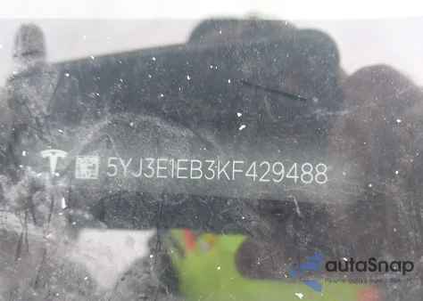 2019 Tesla Model 3 Long Range/Performance z USA, uszkodzony, nr VIN 5YJ3E1EB3KF429488